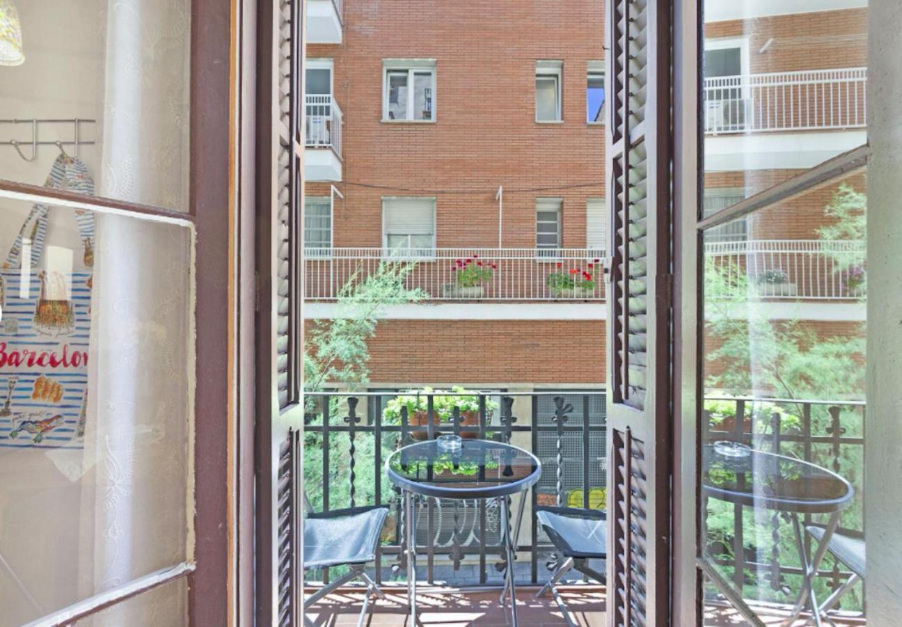 Great Apartment In Sagrada Familia With Balcony, Barcelona